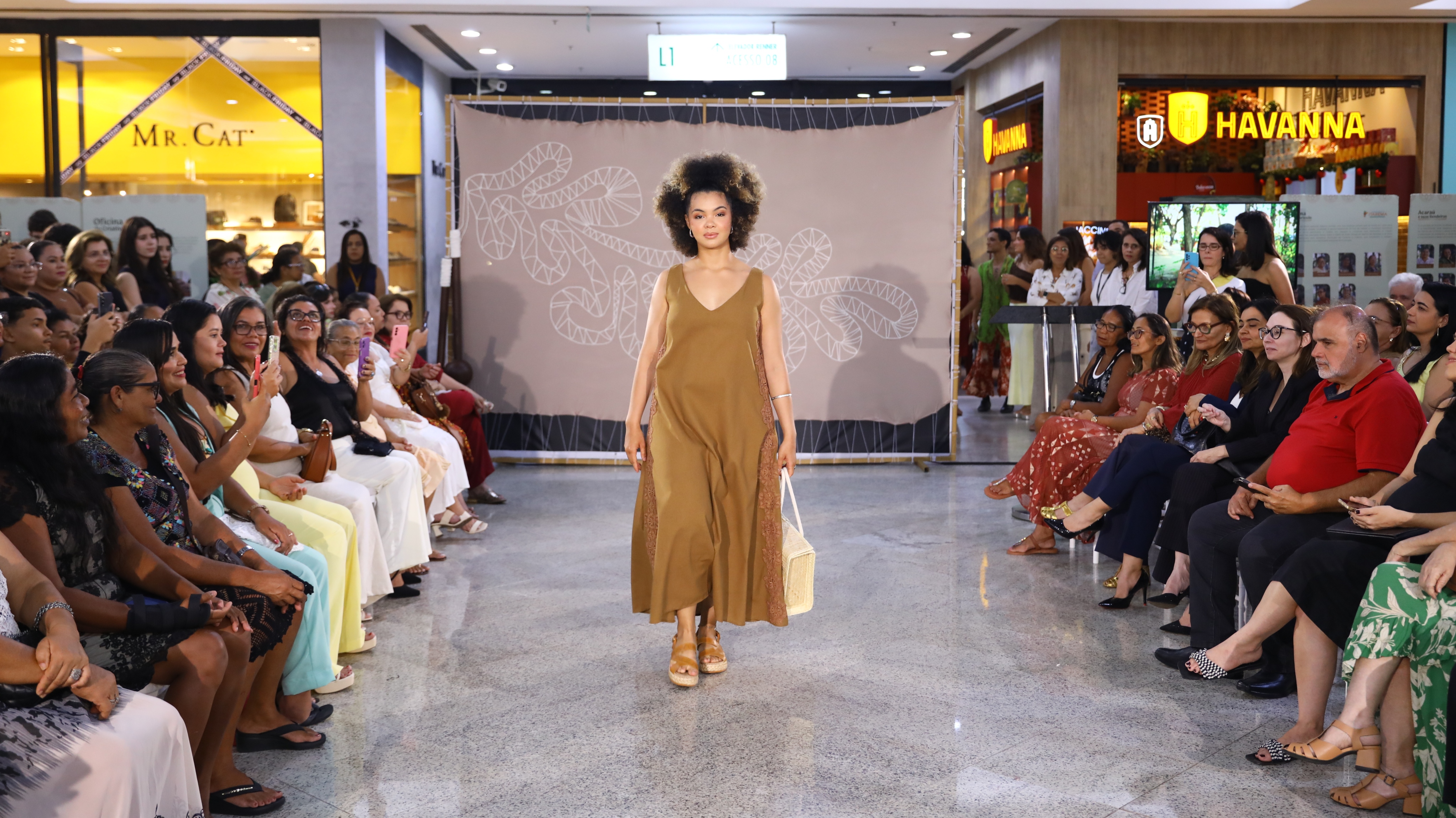 A culminância do projeto ocorre no final do mês de junho, com desfile e exposição no shopping Iguatemi Bosque. Foto: Marjorie Zaranza