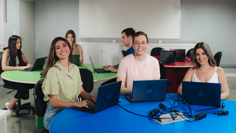 Foram avaliados pelo ranking THE os cursos de graduação, bem como os programas de pós-graduação strictu sensu na área de Ciência da Computação (Foto: Robério Castro)