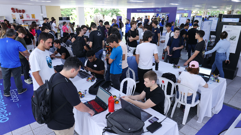 A programação envolve exposição de inovações tecnológicas desenvolvidas por alunos do centro (Foto: Ares Soares)
