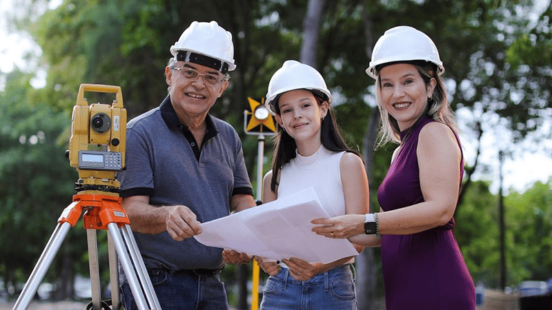 A publicação também conta com informações sobre os principais diferenciais dos cursos de engenharia da instituição (Foto: Ares Soares)