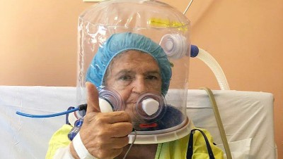 A aposentada Maria Irismar Morais, 71 anos, foi a primeira paciente que se recuperou de Covid-19 após usar o capacete Elmo (Foto: Divulgação Escola de Saúde Pública)