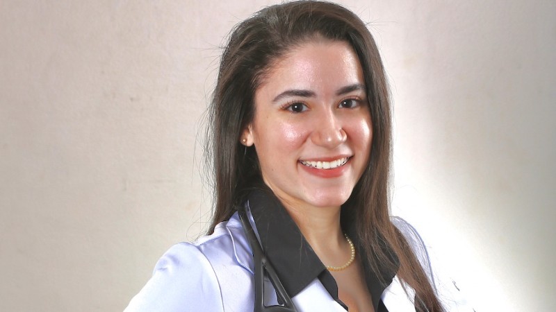 Raquel Queiroz, do último semestre de Medicina, foi selecionada entre 170 candidatos do Brasil e vai participar de mesa-redonda com Mary-Britt Moser, Nobel de Medicina de 2014 (Foto: Acervo particular)