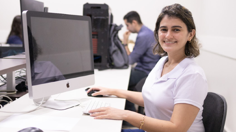 Egressas e professoras de Ciência da Computação destacam as vantagens do curso na área da tecnologia (Foto: Lucas Plutarcho)