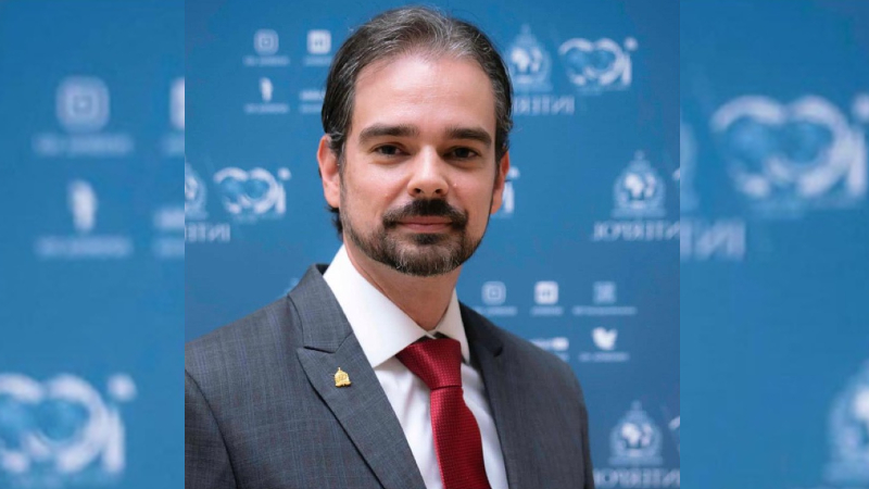 Valdecy Urquiza é delegado da Polícia Federal desde 2004 e, atualmente, ocupa a vice-presidência da Interpol (Foto: LinkedIn)