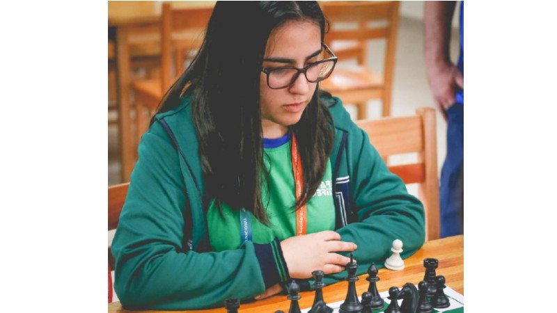 Marina Lima, estudante de Direito, conquistou a vaga com o décimo lugar obtido no Campeonato Brasileiro Universitário de Xadrez (Foto: Arquivo pessoal)