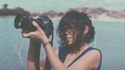 Luanna Gondim Freire foi aluna de Cinema e Audiovisual da Universidade de Fortaleza. Em agosto de 2021, ela realizou seu maior sonho: estudar Cinema em Vancouver, no Canadá (Foto: Arquivo Pessoal)