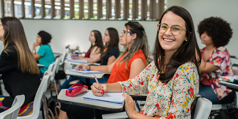 O psicólogo Tauily Taunay, dá orientações que vão desde técnicas de relaxamento até o foco que se deve ter na véspera e nos dias das provas. Foto: Saulo Galdino.