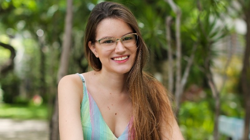 Isabela Gondim, estudante de Psicologia, utiliza o Parcelamento Exclusivo da Unifor para financiar sua graduação (Foto: Ares Soares)