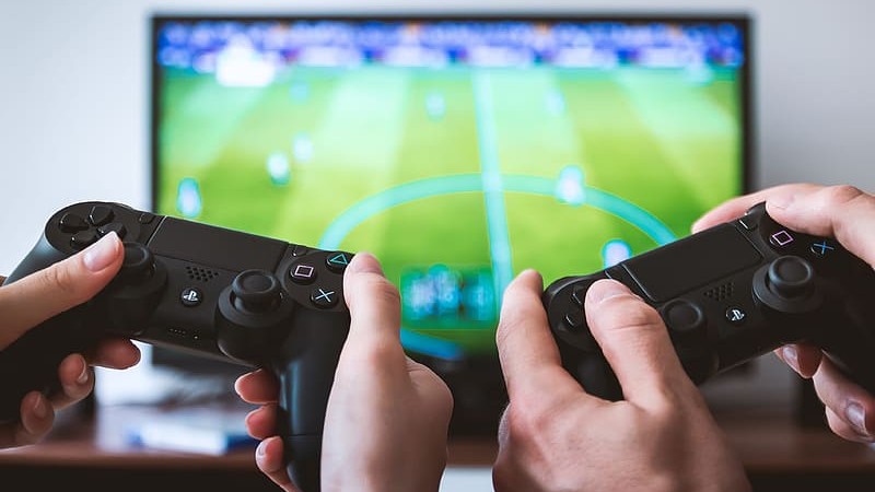 A competição acontecerá de forma online nas modalidades Fifa 2020 e Xadrez (Foto: Shutterstock)