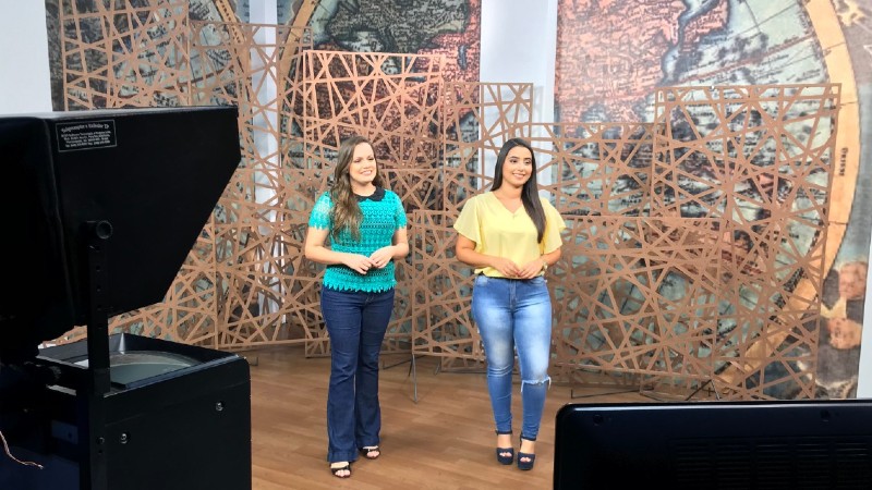 Alice Araújo e Victória Crisostomo , estagiárias da TV Unifor (Foto: Divulgação)