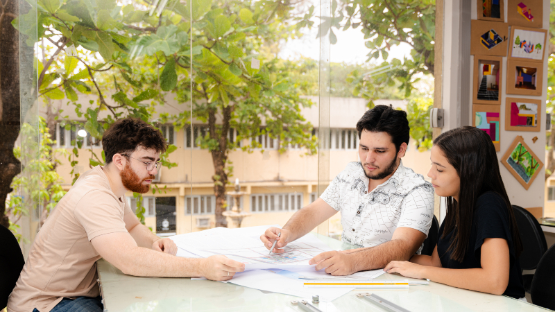 O curso de Design de Interiores ensina a criar soluções visuais criativas, combinando estética, funcionalidade e comunicação para diversos meios e públicos (Foto: Gabriel Rissi)