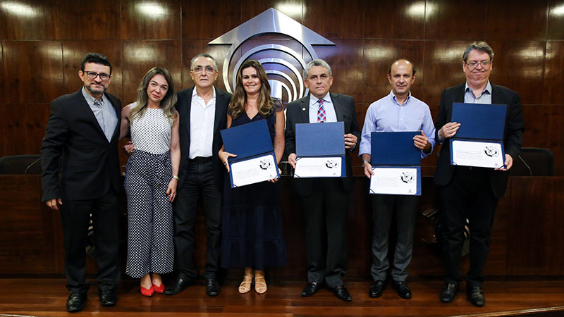 Comenda “Economista Destaque” foi entregue a quatro profissionais egressos da Unifor (Foto: Ares Soares)