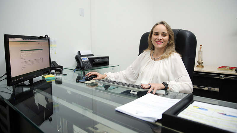 Assessora fiscal jurídica da Receita Estadual, Fernanda Pacobahyba é doutora em Direito Tributário pela PUC de São Paulo e mestre em Direito Constitucional pela Unifor (Foto: Ares Soares)
