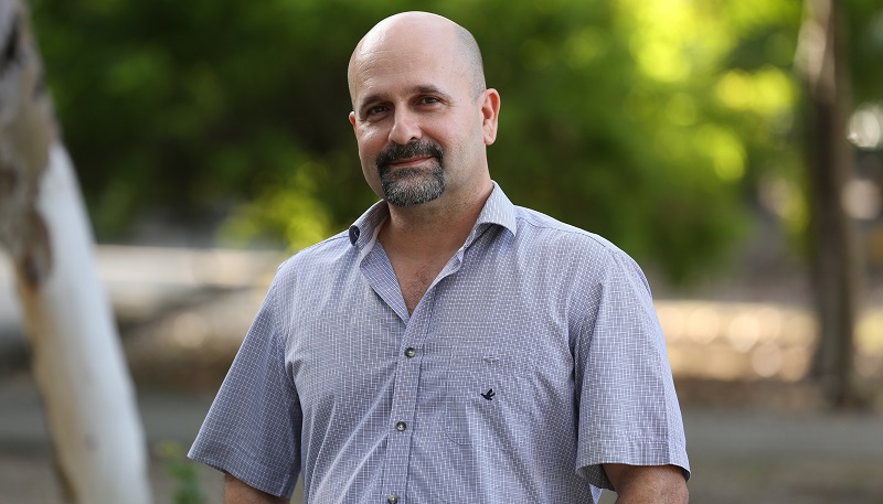 Glauber Filho, professor do curso de Cinema e Audiovisual da Unifor, é diretor dos longas “Bezerra de Menezes: o Diário de um Espírito” e “As Mães de Chico Xavier”. (Foto: Ares Soares)