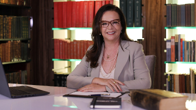 Docente de Direito da Unifor, Joyceane Bezerra possui pós-doutorado em Direito Civil (Foto: Ares Soares)