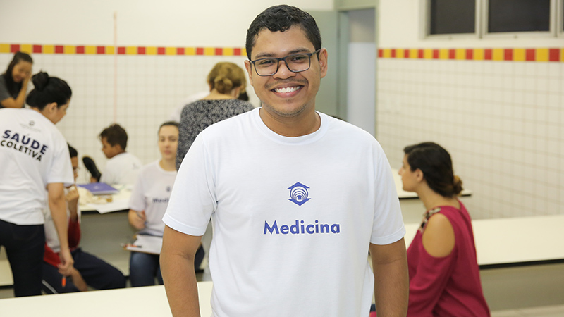 Lincoln Carneiro Saraiva, estudante do curso de Medicina da Unifor. Foto: Ares Soares.