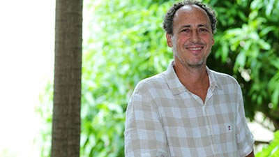 O professor Márcio Acserald atua também na área de extensão universitária, como curador e mediador do Cineclube Unifor (Foto: Ares Soares)