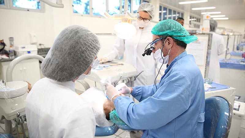 As Clínicas Odontológicas ficam localizadas no bloco O da Unifor e ofertam variedade de serviços gratuitos (Foto: Ares Soares)