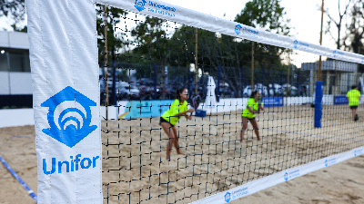 Alunos e funcionários poderão utilizar o espaço gratuitamente para a prática de beach tennis, futevôlei e vôlei de praia (Foto: Ares Soares)