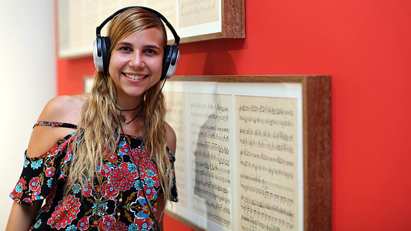 Sarah Sousa foi contemplada pela com o Prêmio Jovem Pesquisador. Seu trabalho tem a proposta de unir música e terapia (Foto: Ares Soares)
