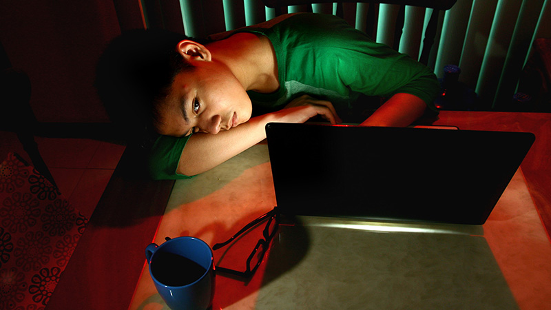 “Próximo da hora de dormir é interessante que a gente estabeleça uma rotina de sono”, explica Renata Botelho (Foto: Getty Images)