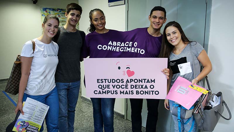 A Unifor dá as boas-vindas aos alunos novatos e veteranos no início do semestre (Foto: Ares Soares)