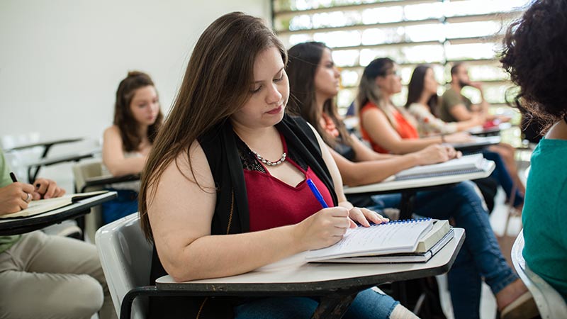 O financiamento estudantil é destinado a cursos superiores não gratuitos, com avaliação positiva nos processos conduzidos pelo MEC (Foto: Saulo Galdino)