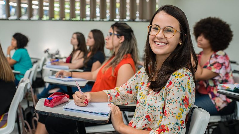 A Universidade de Fortaleza busca facilitar a realização dos sonhos de seus estudantes disponibilizando diversos benefícios financeiros (FOTO: Divulgação. Imagem realizada antes da pandemia de 2020).