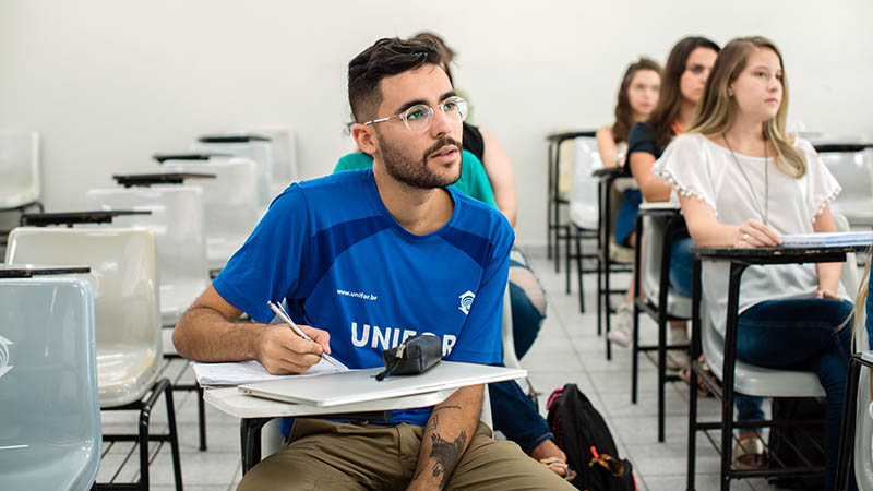 Melhores alunos matriculados regularmente no semestre 2020.1 já podem obter o benefício (Foto: Saulo Galdino)