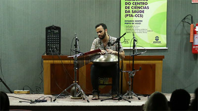 O UniArtis é um grupo de artistas-chave de diversas linguagens culturais, unidos pela necessidade de produzir e compartilhar arte com a comunidade acadêmica, enaltecendo e desenvolvendo as potencialidades humanas (Foto: Ares Soares)