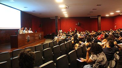 Realização da Associação Brasileira de Podcasters (Abpod) e da Caramelo Comunicação, com patrocínio da própria Unifor, o evento intercalou mesas de discussão com a gravação de podcasts no estilo crossover.