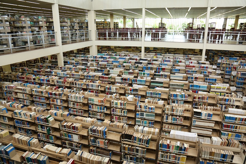 Durante o período de férias, as Bibliotecas da Unifor são ótimas opções culturais. Conheça! (Foto: Ares Soares)