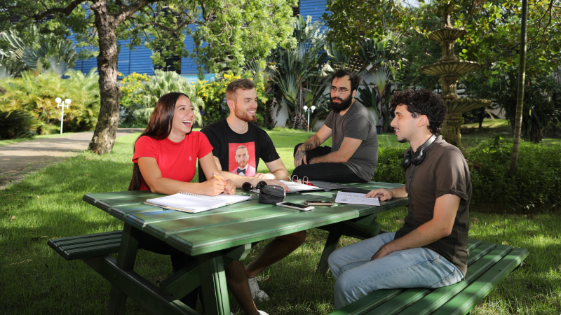 Ao participar da iniciativa, o aluno terá a oportunidade de fazer novos amigos e aprimorar a fluência em uma língua estrangeira (Foto: Ares Soares)