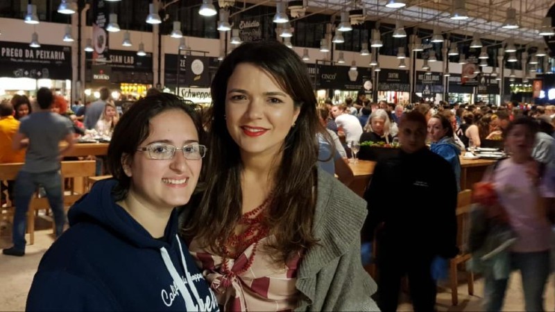 Cássia Bezerra, estudante de Arquitetura e Urbanismo da Unifor, ao lado da professora Camila Landim (Foto: Arquivo pessoal)