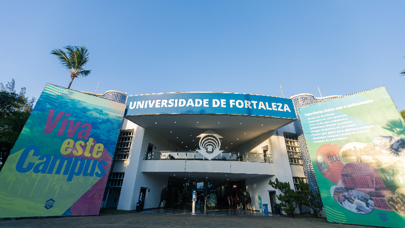 Conhecido como “CC”, o Centro abriga restaurante, lanchonetes, farmácia e diversos serviços para a comunidade acadêmica, egressos e visitantes (Foto: Lucas Plutarcho)