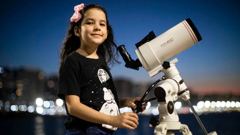 Nicole Oliveira Semião, “Nicolinha”, é Cientista Cidadã da NASA e já detectou 31 asteroides (Foto: Jarbas Oliveira/AFP)