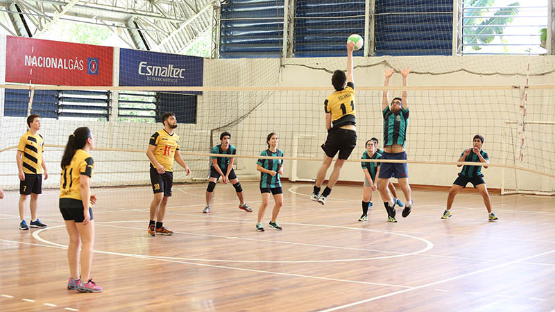 A Universidade de Fortaleza entende o esporte como ferramenta essencial para a formação do indivíduo, sendo uma prática que alia momentos de aprendizagem, lazer e saúde. Foto: Ares Soares.