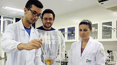 Professores da Unifor apresentarão a profissão de farmacêutico a interessados em conhecer a carreira (Foto: Ares Soares)