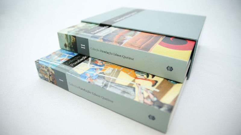 Dividido em dois volumes e em edição bilíngue, catálogo reúne 870 obras de um dos mais importantes e abrangentes acervos do Brasil (Foto: Ares Soares)