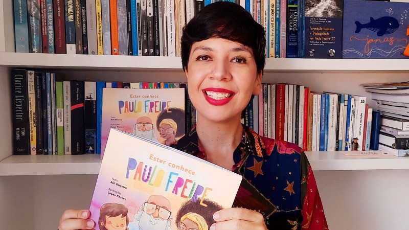 Para a professora, que considera a escrita “um ato de afeto”, a literatura infantil tornou-se uma forma de apresentar ao filho “as pessoas de quem mais gostava” (Foto: Acervo pessoal)