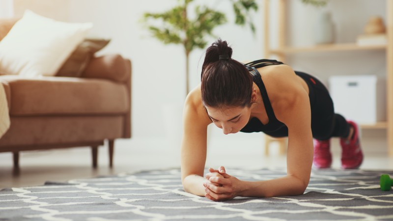 Exercícios físicos em casa: entenda a importância do