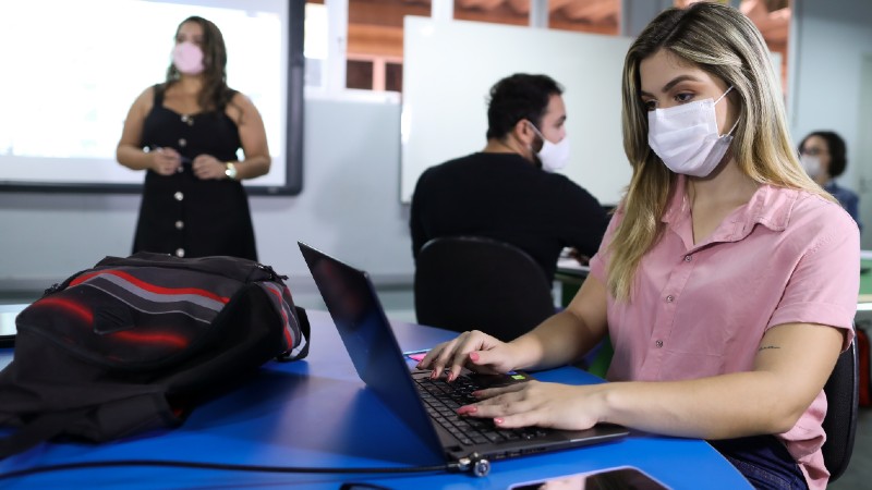 Estudantes que ingressarem na Universidade de Fortaleza com a nota do Enem podem concorrer a bolsas de estudo (Foto: Ares Soares)