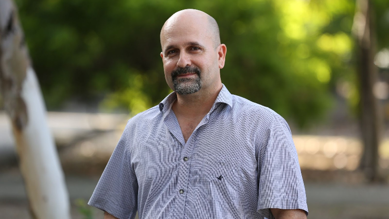 Docente do curso de Cinema e Audiovisual da Universidade de Fortaleza, ele é conhecido por retratar a cultura nordestina em obras cinematográficas (Foto: Ares Soares)