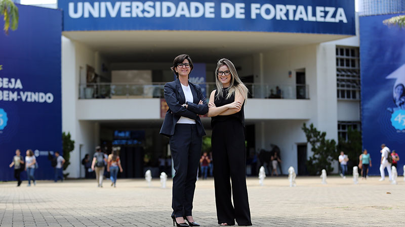 Alunas da Unifor, Mariana Zonari e Midred Barreto foram selecionadas pela Associação Brasileira de Energia Nuclear. (Foto: Ares Soares)