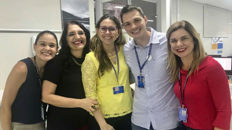 A coordenação do curso de Fisioterapia da Unifor é formada pelos professores Ticiane Mesquita, Leila Maria, Luciana Mota, Mayron Oliveira e Riany Sena. (Foto: Unifor).