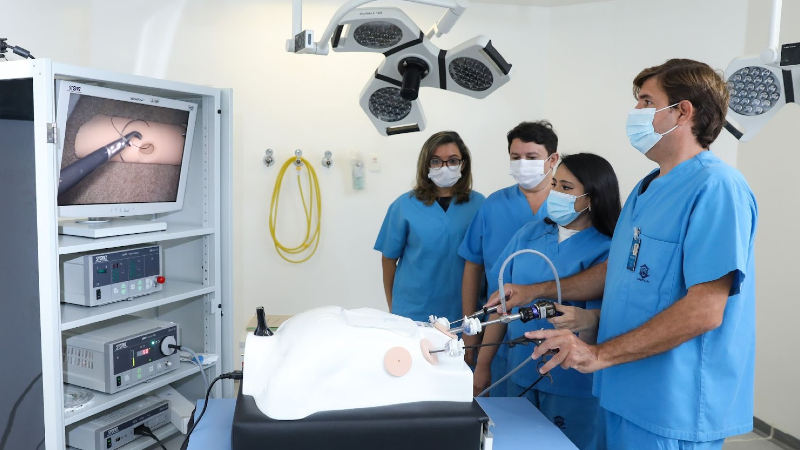 A Unifor tem se empenhado em garantir excelência na infraestrutura dos laboratórios de pesquisa disponíveis aos alunos da instituição (Foto: Ares Soares)