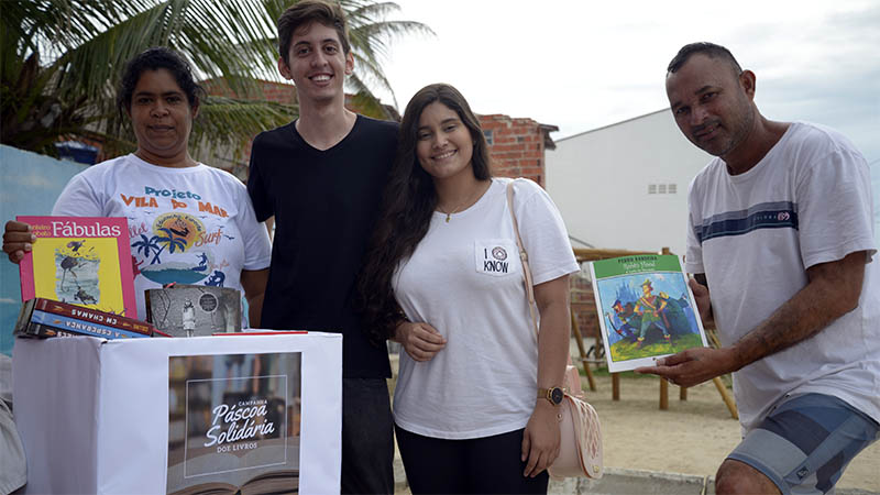 Cerca de 100 livros foram arrecadados e irão beneficiar uma média de 60 crianças atendidas pelo projeto (Foto: FotoNIC)