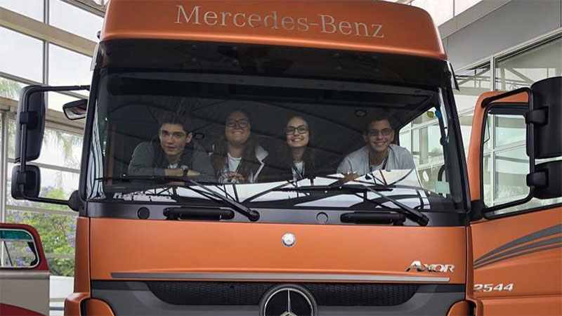 Em novembro de 2018, os alunos de Administração da Unifor visitaram a Mercedes-Benz em São Paulo (Foto: Divulgação)