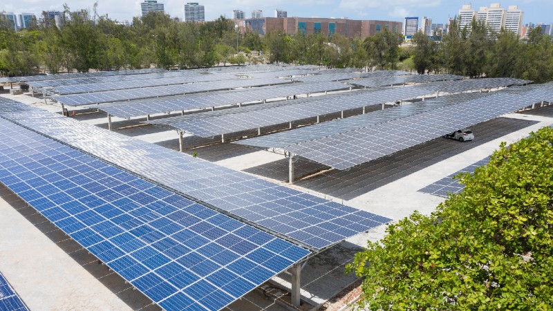 O equipamento terá 5.580 placas solares instaladas em uma área de aproximadamente 22 mil m². (Foto: Ares Soares)