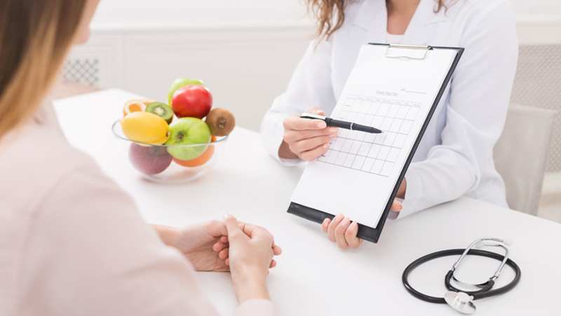 O nutricionista é um profissional que pode atuar em diferentes segmentos do mercado, desde clínicas particulares a restaurantes (Foto: Getty Images)